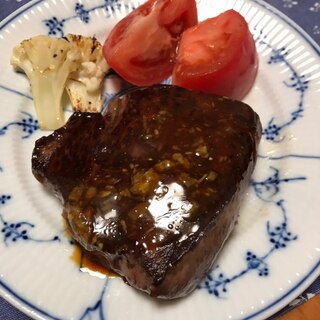 牛もも肉のわさびソースステーキ